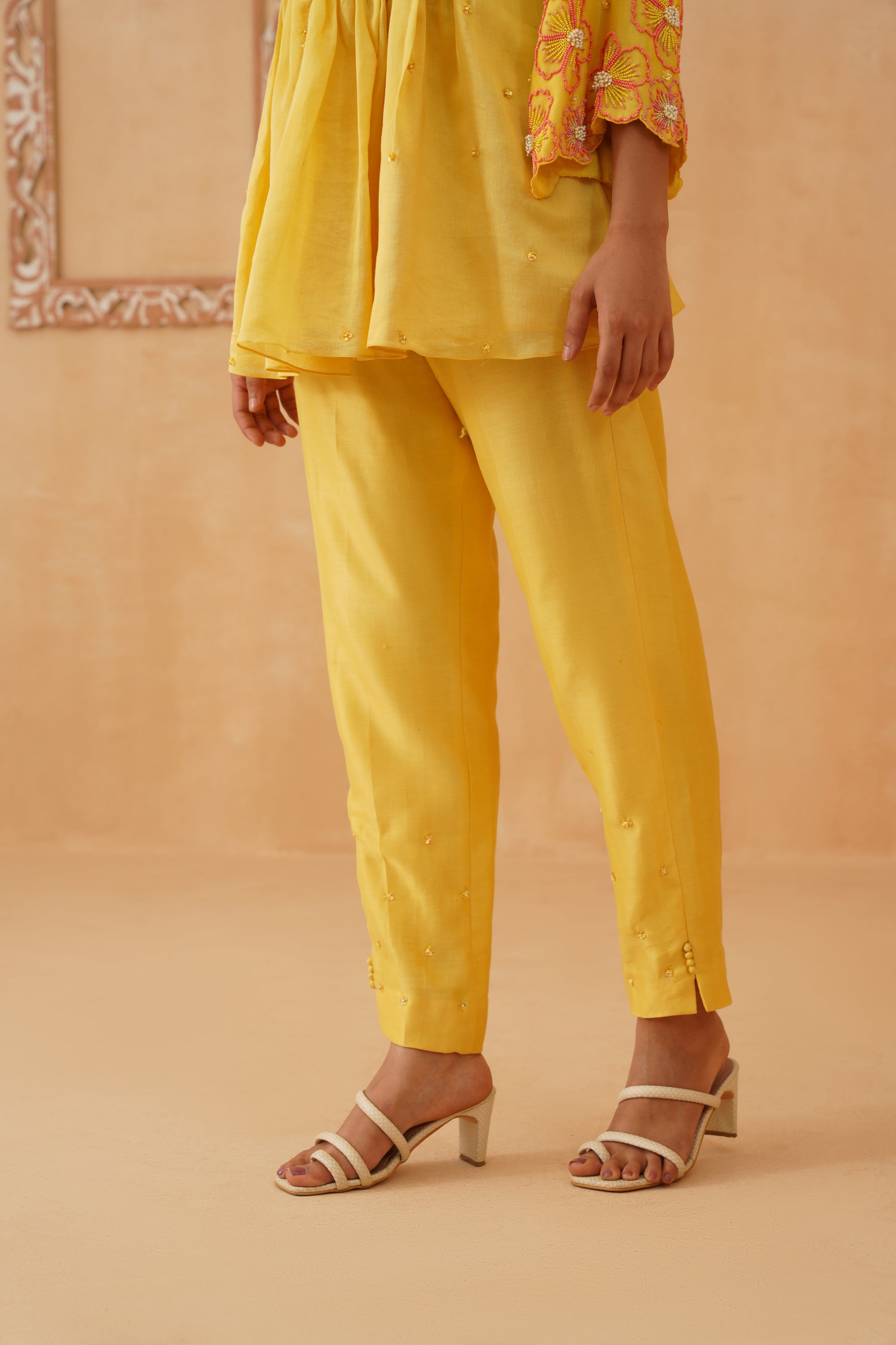 Hoor- Yellow